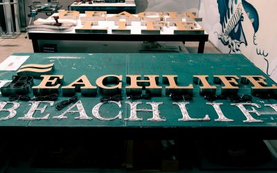 Metal vs Acrylic Signage — Which Material Lasts Longer in Queensland’s Climate?